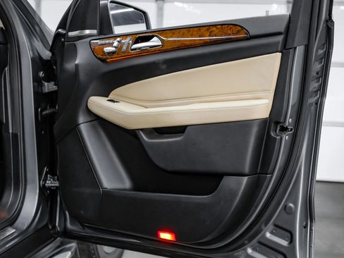 Used 2018 Mercedes-Benz GLS 450 4MATIC w/ Premium Package image 58