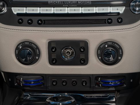 Used 2014 Rolls-Royce Ghost image 30