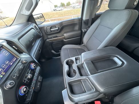 Used 2022 Chevrolet Silverado 1500 LT w/ Z71 Off-Road Package image 20