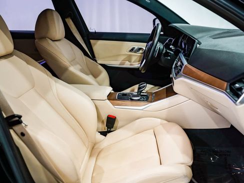 Used 2020 BMW 330i Sedan w/ Convenience Package image 16