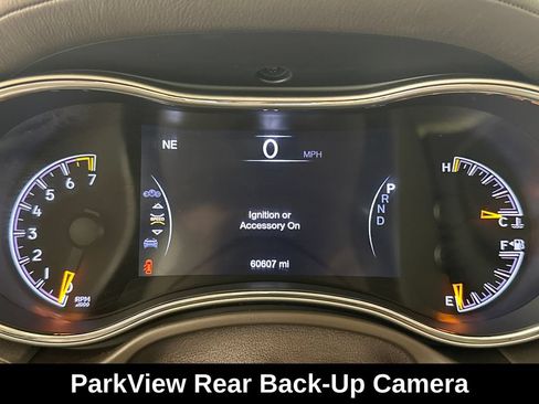 Used 2018 Jeep Grand Cherokee Overland AWD/4WD image 12