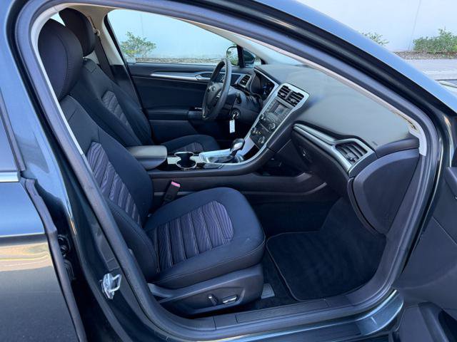 Used 2016 Ford Fusion SE FWD image 17