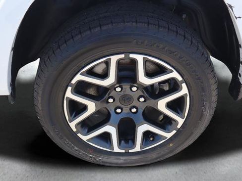 Used 2025 RAM 1500 Laramie AWD/4WD image 12