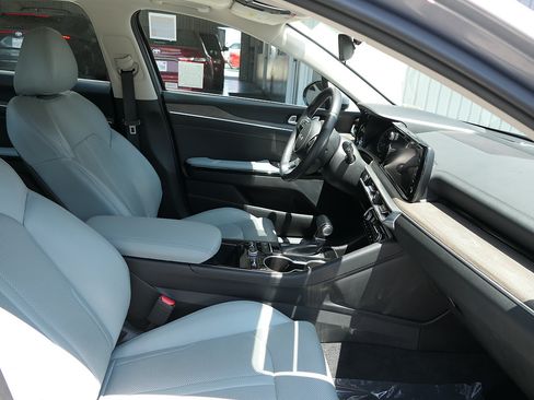 Used 2023 Kia K5 EX FWD image 25