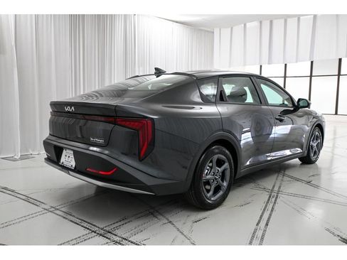 New 2026 Kia K4 FWD image 7