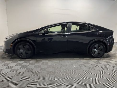 Used 2025 Toyota Prius LE image 23