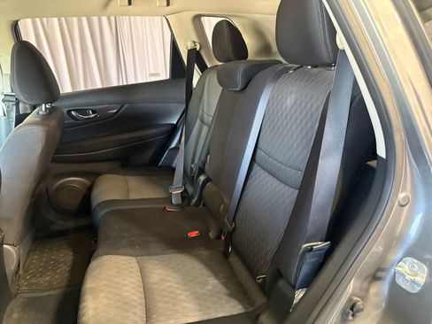 Used 2017 Nissan Rogue SV FWD image 14