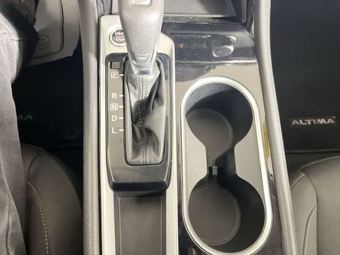 Used 2024 Nissan Altima 2.5 SV image 21