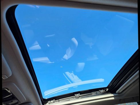 Used 2017 Subaru Forester 2.5i Premium w/ All-Weather Package image 23