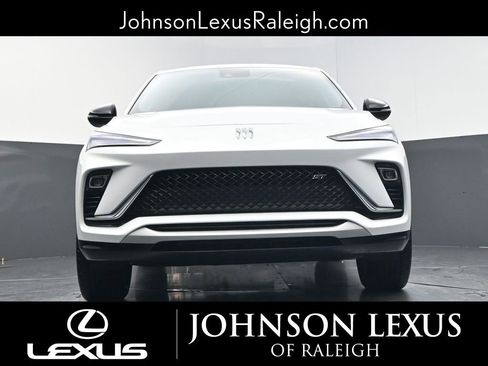 Used 2024 Buick Envista Sport Touring w/ Convenience I Package image 16