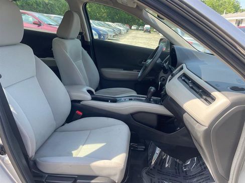 Used 2019 Honda HR-V LX image 12