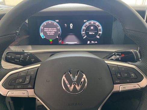 New 2026 Volkswagen Tiguan SE R-Line AWD/4WD image 16