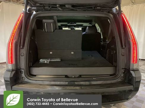 Used 2019 Cadillac Escalade Platinum image 17