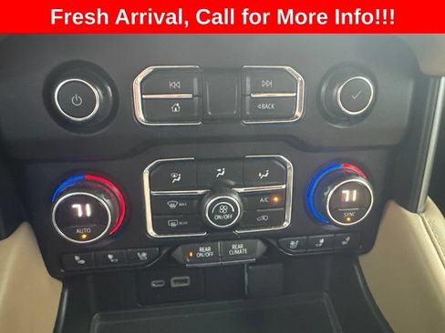 Used 2021 Chevrolet Suburban Premier w/ Premium Package AWD/4WD image 7