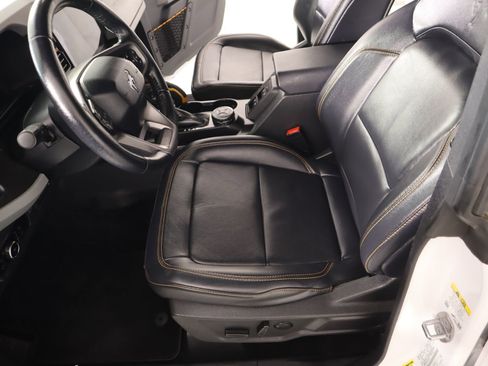 Used 2023 Ford Bronco Badlands image 12
