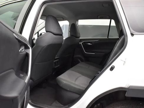 Used 2024 Toyota RAV4 XLE AWD/4WD image 15