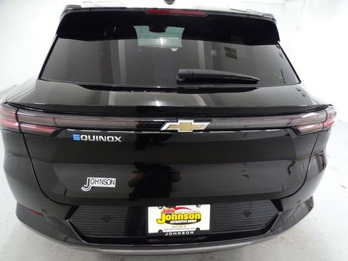 Used 2025 Chevrolet Equinox EV LT FWD image 19