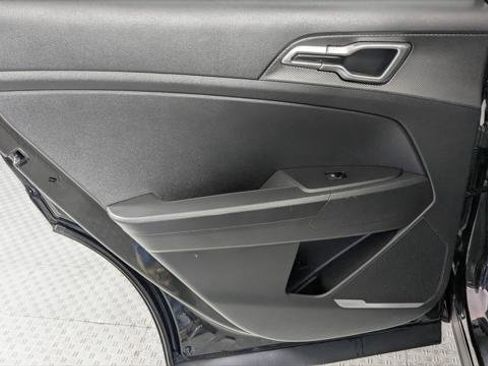 Used 2024 Kia Sportage LX image 16