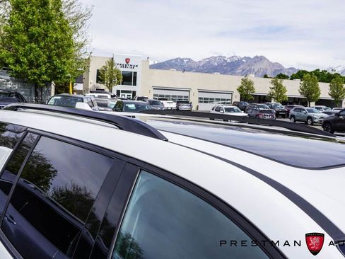 Used 2025 Chevrolet Traverse RS w/ LPO, Floor Liner Package AWD/4WD image 13