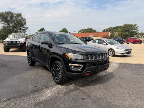 Used 2018 Jeep Compass Trailhawk w/ Leather Interior Group AWD/4WD image 8