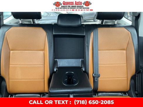 Used 2018 Volkswagen Tiguan SE image 11