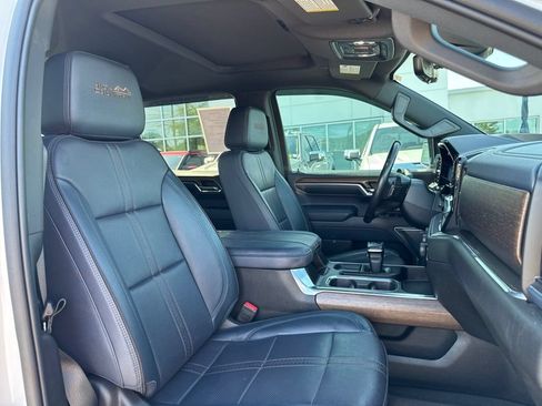Used 2023 Chevrolet Silverado 1500 High Country w/ High Country Premium Package AWD/4WD image 16