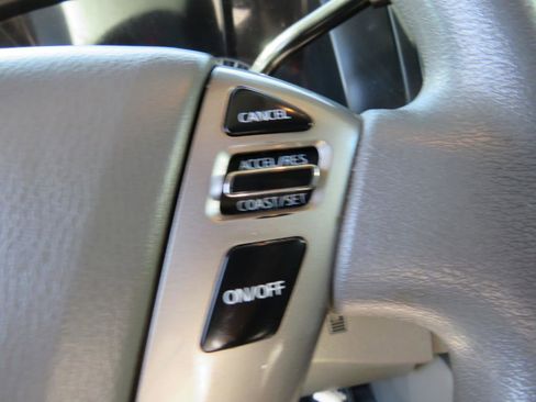 Used 2017 Nissan NV 3500 SV RWD image 15
