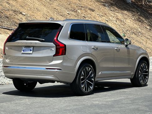 New 2026 Volvo XC90 T8 Plus AWD/4WD image 4