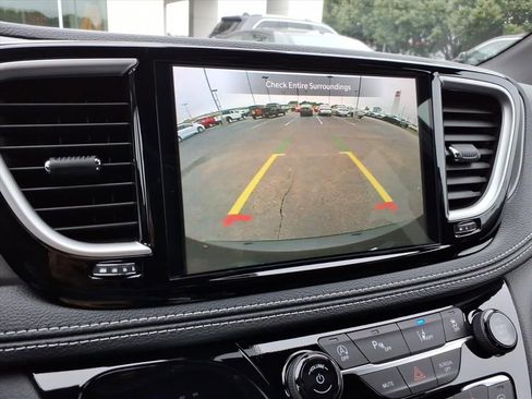 New 2026 Chrysler Pacifica Select image 17