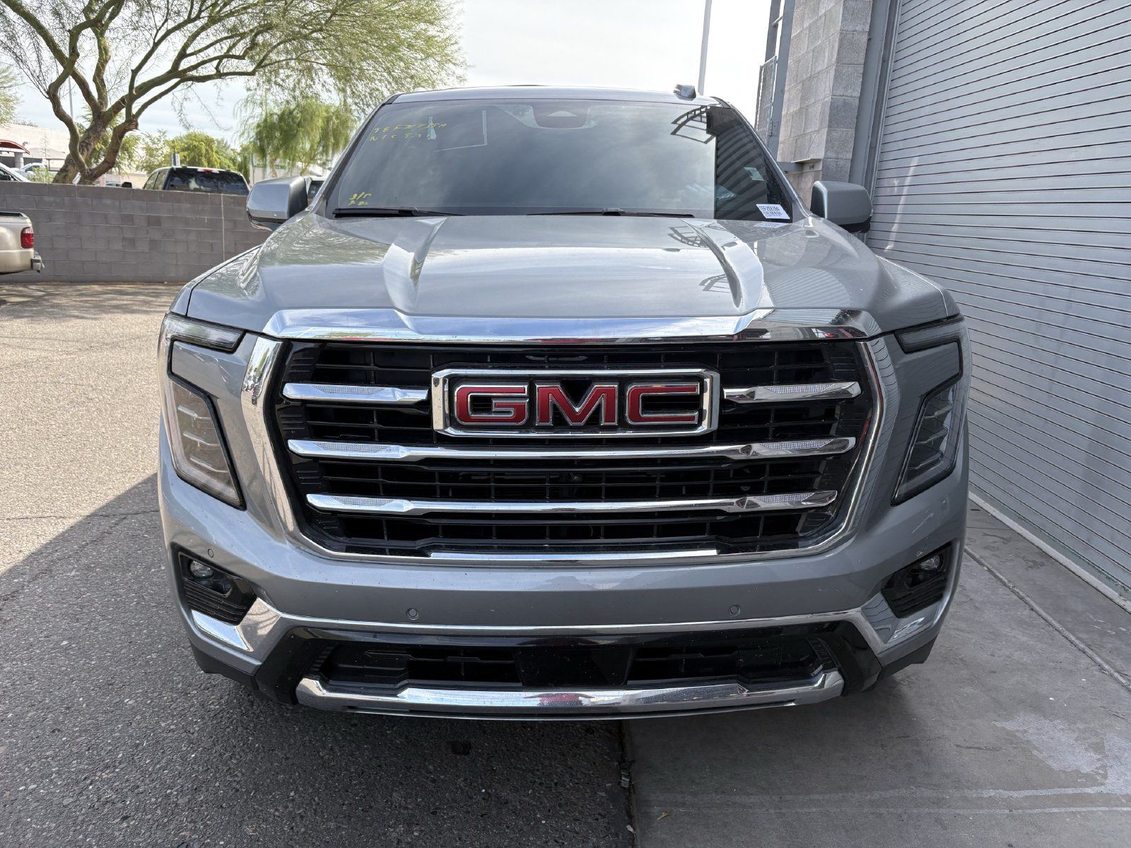 Used 2025 GMC Yukon Elevation w/ Elevation Premium Package AWD/4WD image 2
