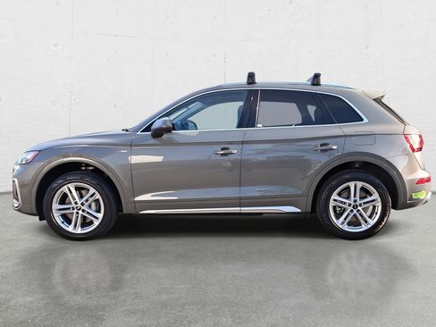 Used 2023 Audi Q5 e Premium w/ Convenience Package image 8
