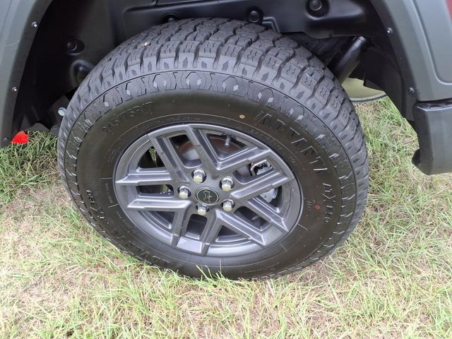 Used 2024 Jeep Wrangler Unlimited Sport AWD/4WD image 21