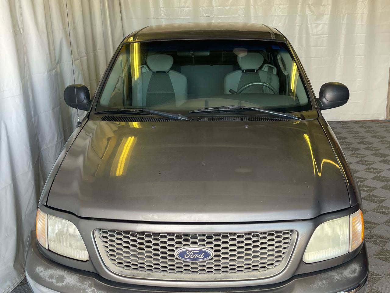 Used 2004 Ford F150 XLT AWD/4WD image 3