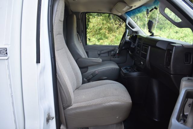 Used 2017 Chevrolet Express 3500 RWD image 25