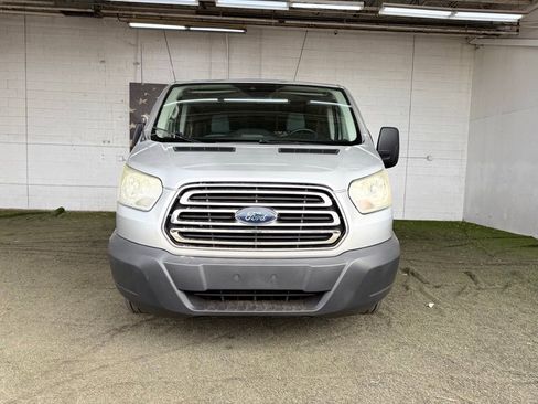 Used 2015 Ford Transit 150 XLT image 9