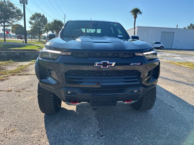 Used 2026 Chevrolet Colorado ZR2 w/ Technology Package AWD/4WD image 8