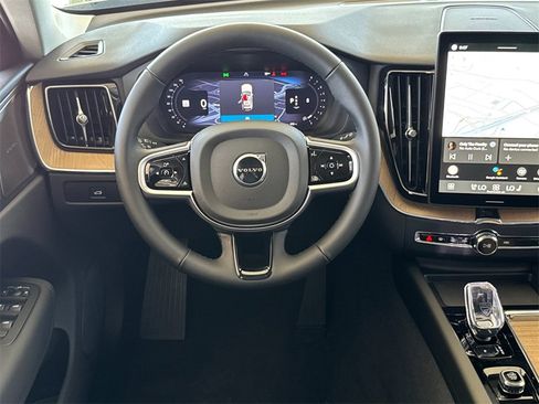 New 2026 Volvo XC60 B5 Plus image 13