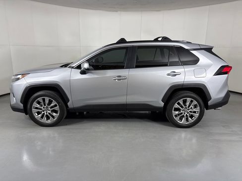 Used 2025 Toyota RAV4 XLE Premium w/ Weather Package FWD image 5