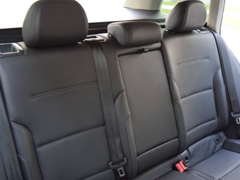 Used 2015 Volkswagen Golf TDI S FWD image 48