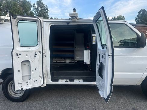 Used 2014 Ford E-250 and Econoline 250 RWD image 17