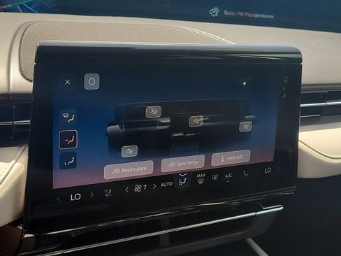 Certified 2025 Lincoln Nautilus Premier AWD/4WD image 19
