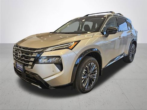 New 2026 Nissan Rogue Platinum image 2