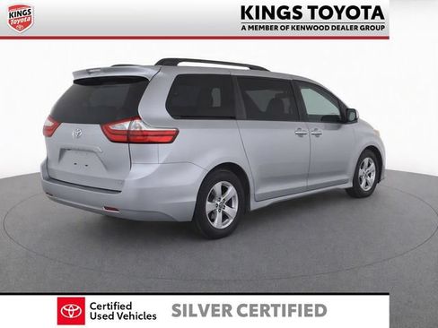 Certified 2018 Toyota Sienna LE FWD image 4