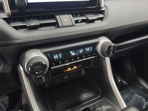 Certified 2025 Toyota RAV4 XLE image 21