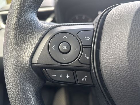 Used 2025 Toyota Corolla LE image 19