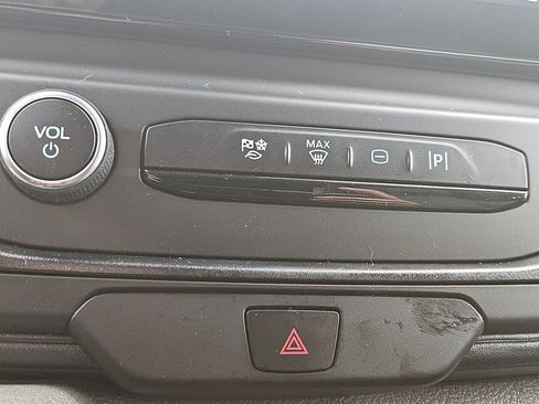 New 2026 Ford Transit 250 148 Medium Roof w/ Load Area Protection Package image 17