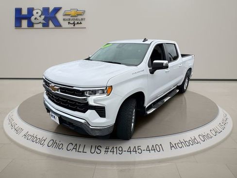 Used 2024 Chevrolet Silverado 1500 LT AWD/4WD image 5