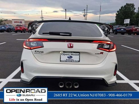 Used 2024 Honda Civic Type R image 4