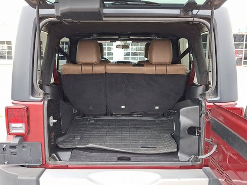 Used 2012 Jeep Wrangler Unlimited Sahara w/ Dual Top Group image 29