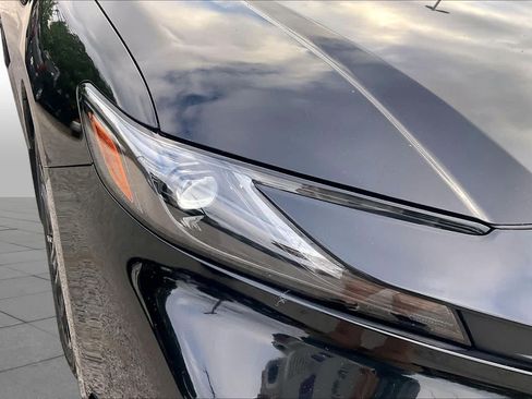 Used 2025 Toyota Camry SE w/ Convenience Package FWD image 27
